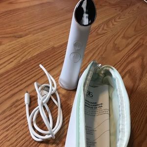 Arbonne Intelligence Genius Ultra device
